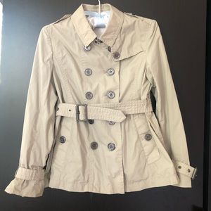 Burberry children beige trench coat w/belt size 7